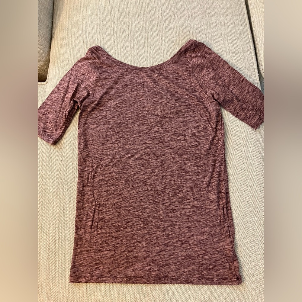 Gap women’s size small marled maroon back scoop elbow sleeve tee
